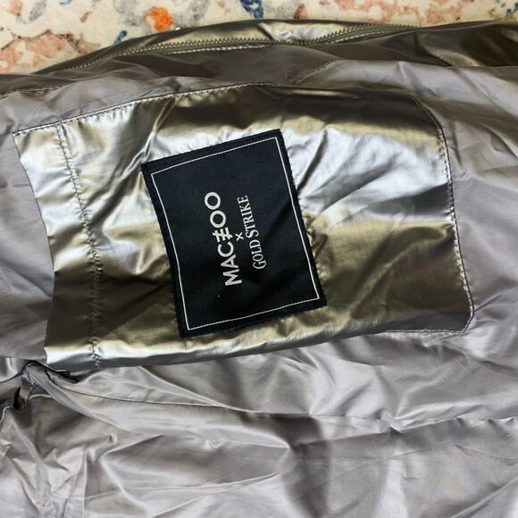 MACEOO + Gold Strike Mens Puffer Jacket Silver Metallic Shiny Spellout XL - Picture 9 of 14